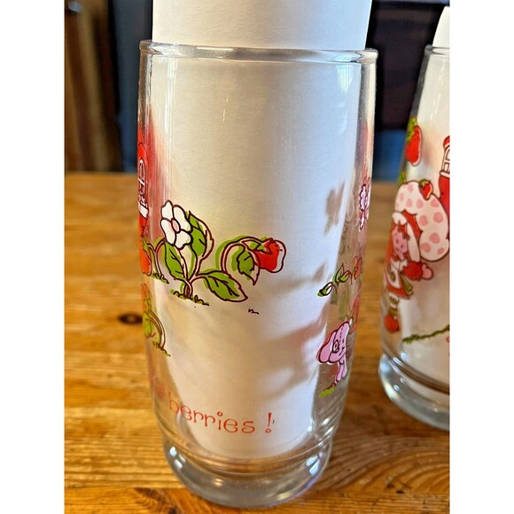 Vintage Strawberry Shortcake Drinking Glasses Set of 2 It’s The Berries 6" 1980 - Picture 5 of 6